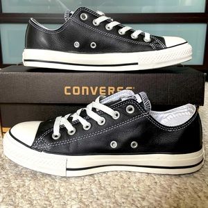 NWB Black Leather Converse Chuck Taylor Low Tops “Oxford” Sneakers